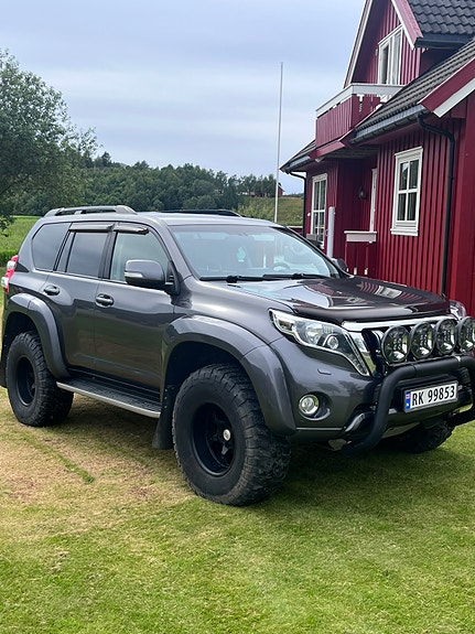 Toyota Land Cruiser 2 of 16