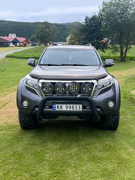 Toyota Land Cruiser 3 of 16