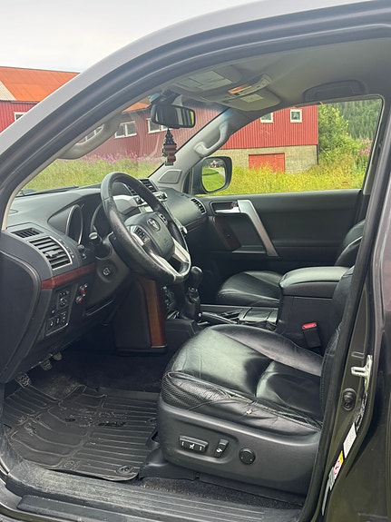 Toyota Land Cruiser 11 of 16