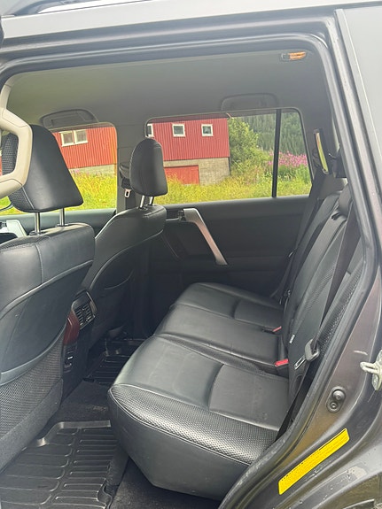 Toyota Land Cruiser 12 of 16