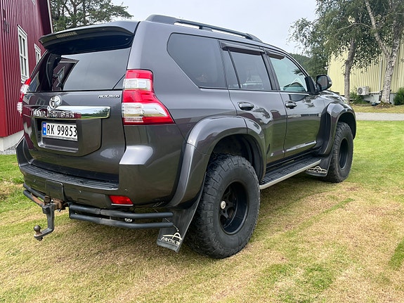 Toyota Land Cruiser 5 of 16