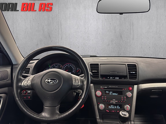 Subaru Legacy 12 of 19