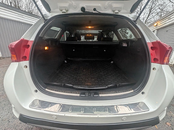 Toyota Auris 13 of 13