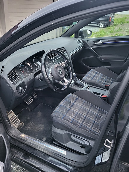Volkswagen Golf VII 4 of 5