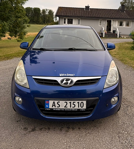 Hyundai i20 2 of 5