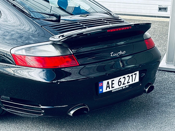Porsche 911 Turbo 5 of 5
