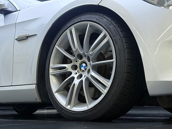 BMW 335i 8 of 30