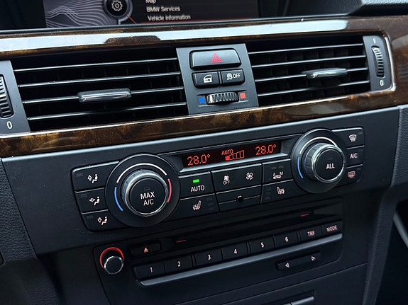 BMW 335i 24 of 30