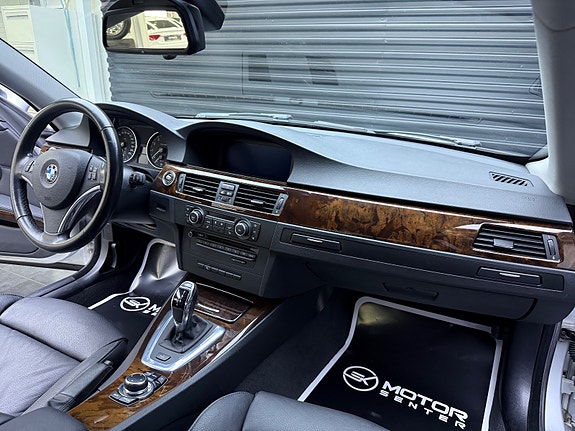 BMW 335i 12 of 30