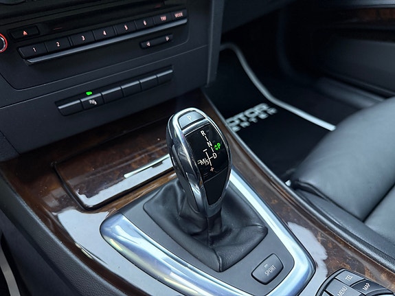 BMW 335i 25 of 30