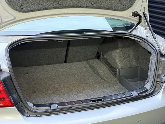BMW 335i 30 of 30