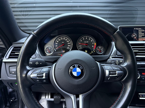 BMW M4 22 of 30