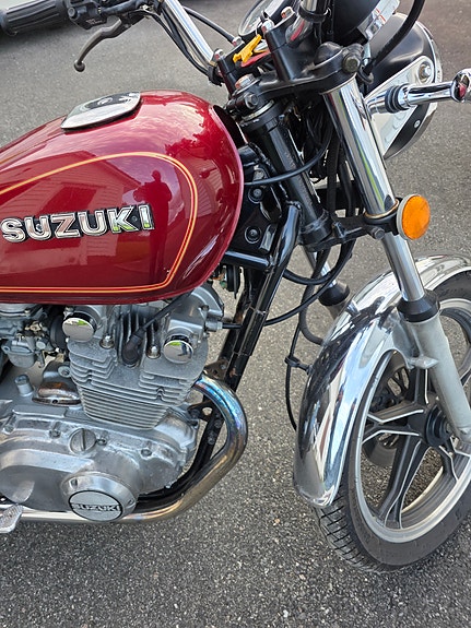 Suzuki GS 450 3 of 5