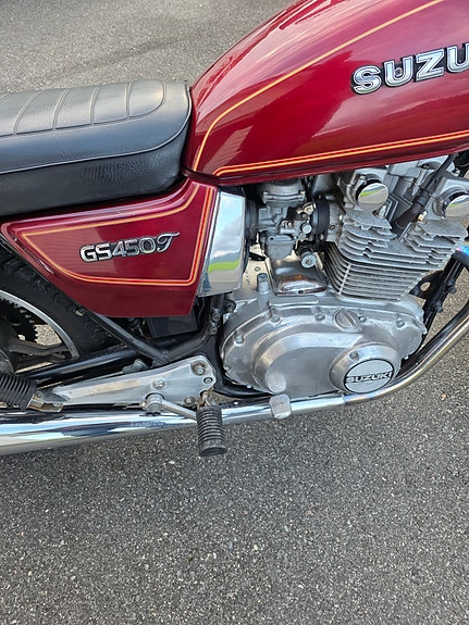 Suzuki GS 450 2 of 5