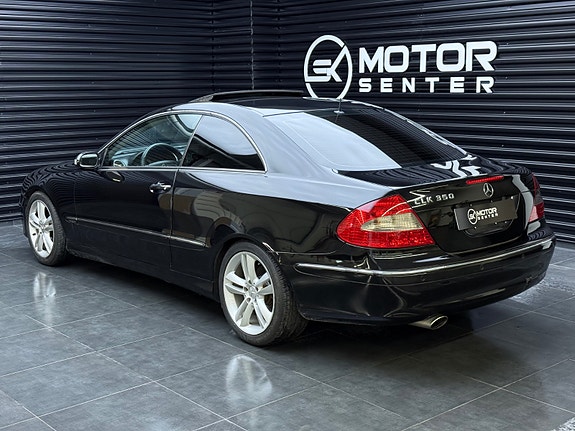 Mercedes-Benz CLK350 2 of 30