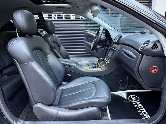 Mercedes-Benz CLK350 21 of 30
