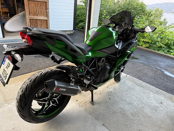 Kawasaki Ninja H2 SX SE 14 of 17