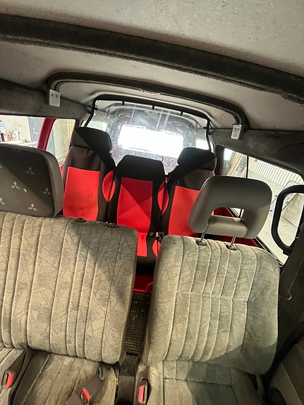 Mitsubishi L400 Spacegear 29 of 30
