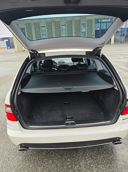 Mercedes-Benz E55 6 of 14