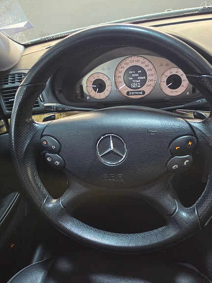 Mercedes-Benz E55 7 of 14