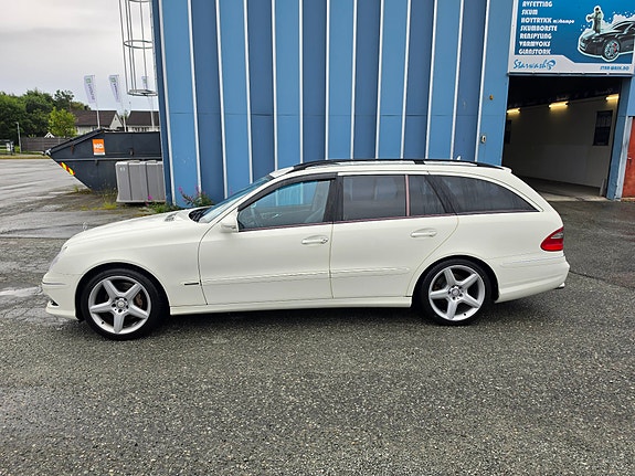 Mercedes-Benz E55 3 of 14