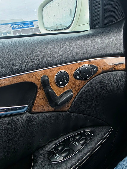Mercedes-Benz E55 14 of 14