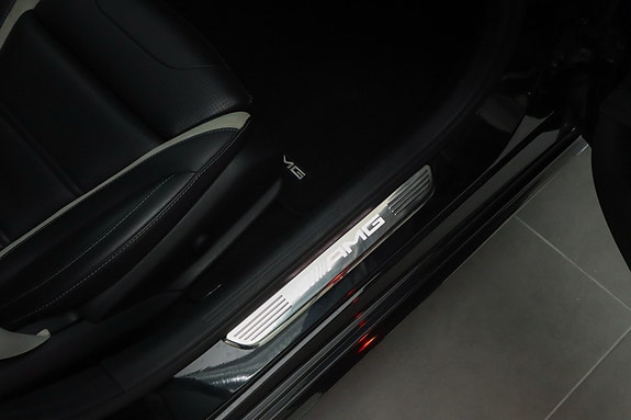 Mercedes-Benz C63 20 of 30
