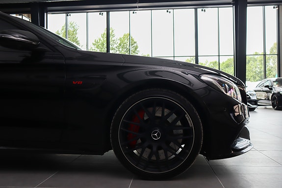 Mercedes-Benz C63 14 of 30