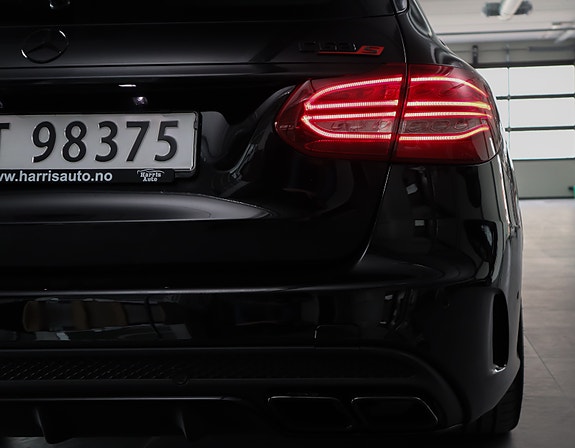 Mercedes-Benz C63 8 of 30