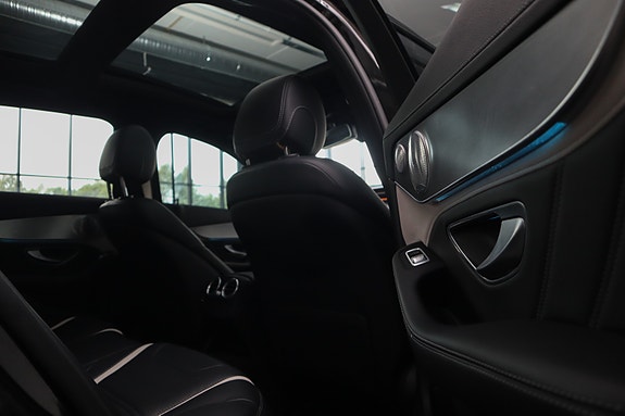 Mercedes-Benz C63 23 of 30