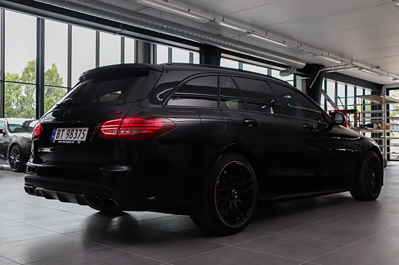 Mercedes-Benz C63 11 of 30