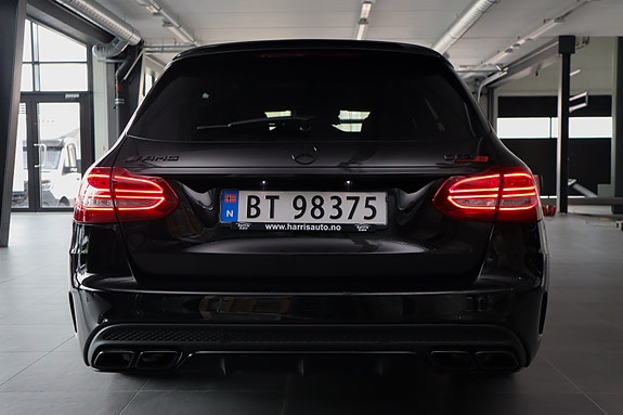 Mercedes-Benz C63 7 of 30