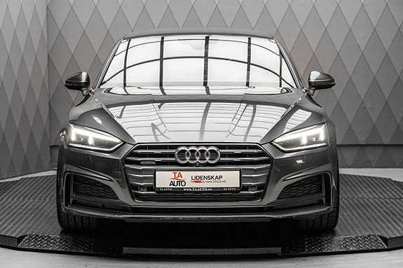 Audi A5 4 of 30