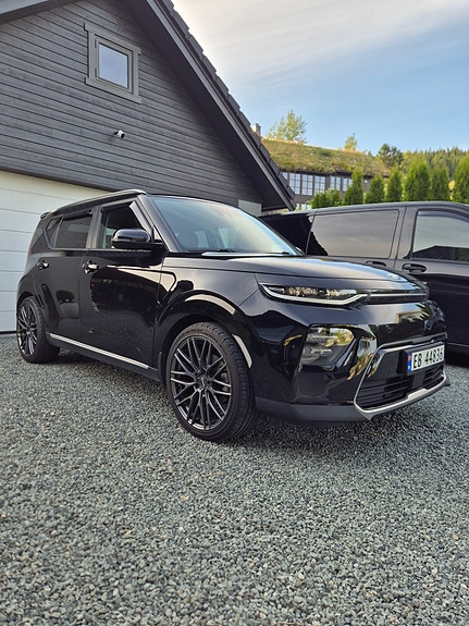 Kia e-Soul 3 of 5