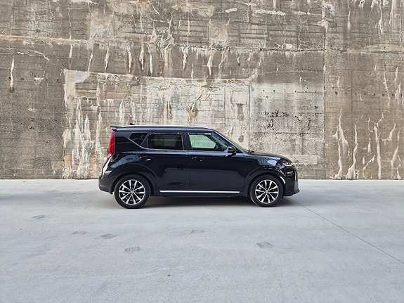Kia e-Soul 4 of 5