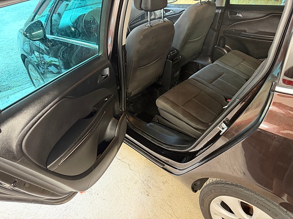 Opel Zafira Tourer 14 of 18