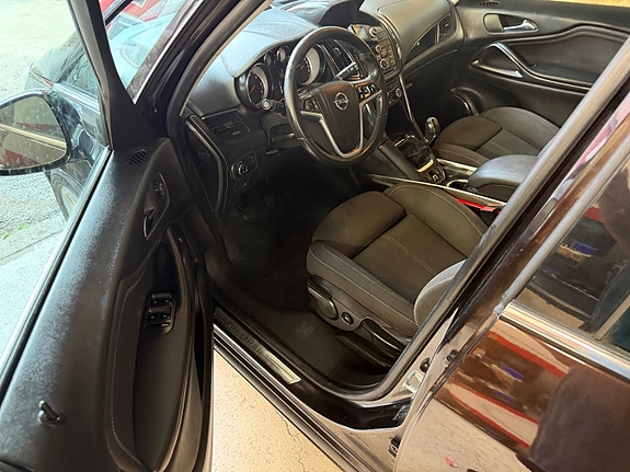 Opel Zafira Tourer 15 of 18