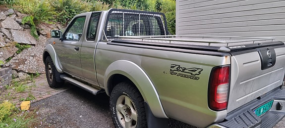 Nissan NP300 3 of 4