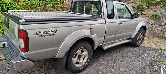 Nissan NP300 4 of 4