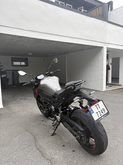 Kawasaki Z 900 6 of 13