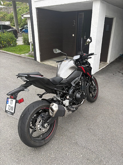Kawasaki Z 900 4 of 13