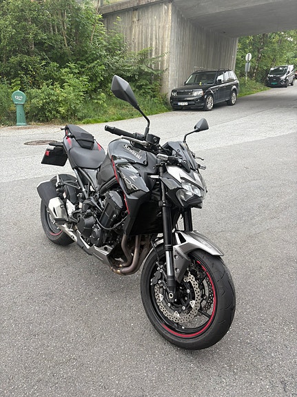 Kawasaki Z 900 3 of 13