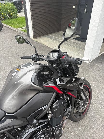 Kawasaki Z 900 9 of 13