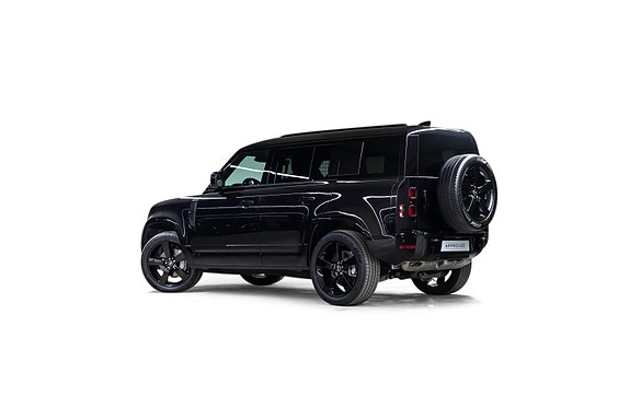 Land Rover Defender 110 11 of 30