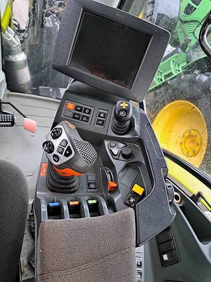 CLAAS Arion 650 Cebis 4 of 5