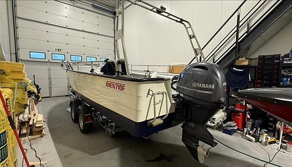Meget Pen Øien 710F – Yamaha F80 – Kun 215 t 7 of 9