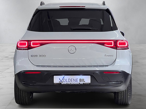 Mercedes-Benz EQB300 4 of 5
