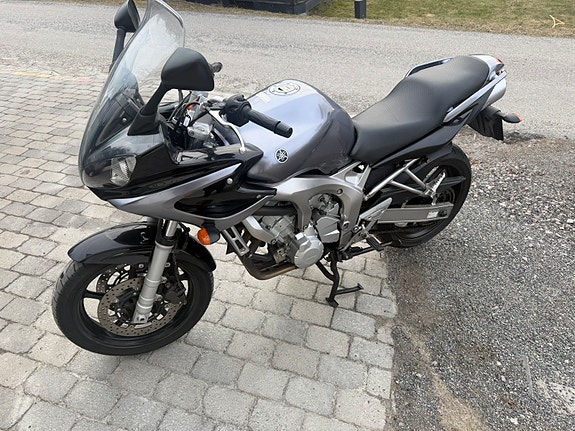 Yamaha FZ6-S Fazer 2 of 6