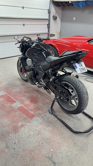Kawasaki Z 750 4 of 8