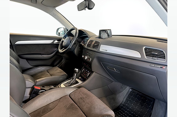 Audi Q3 18 of 29